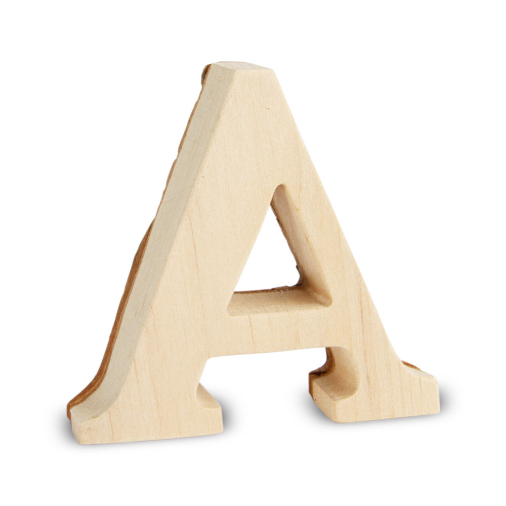 Holzbuchstabe mit Rinde: A Holzbuchstabe mit Rinde: A