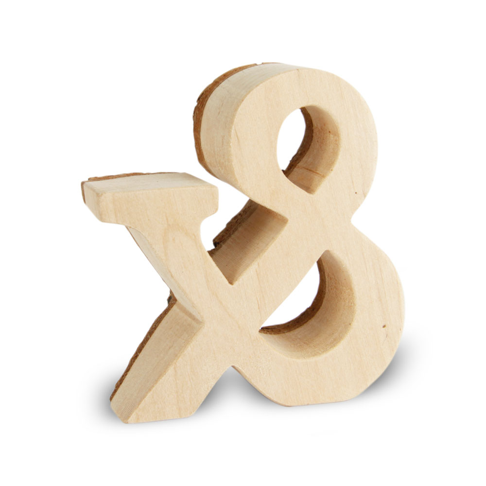 Holzbuchstabe mit Rinde: &